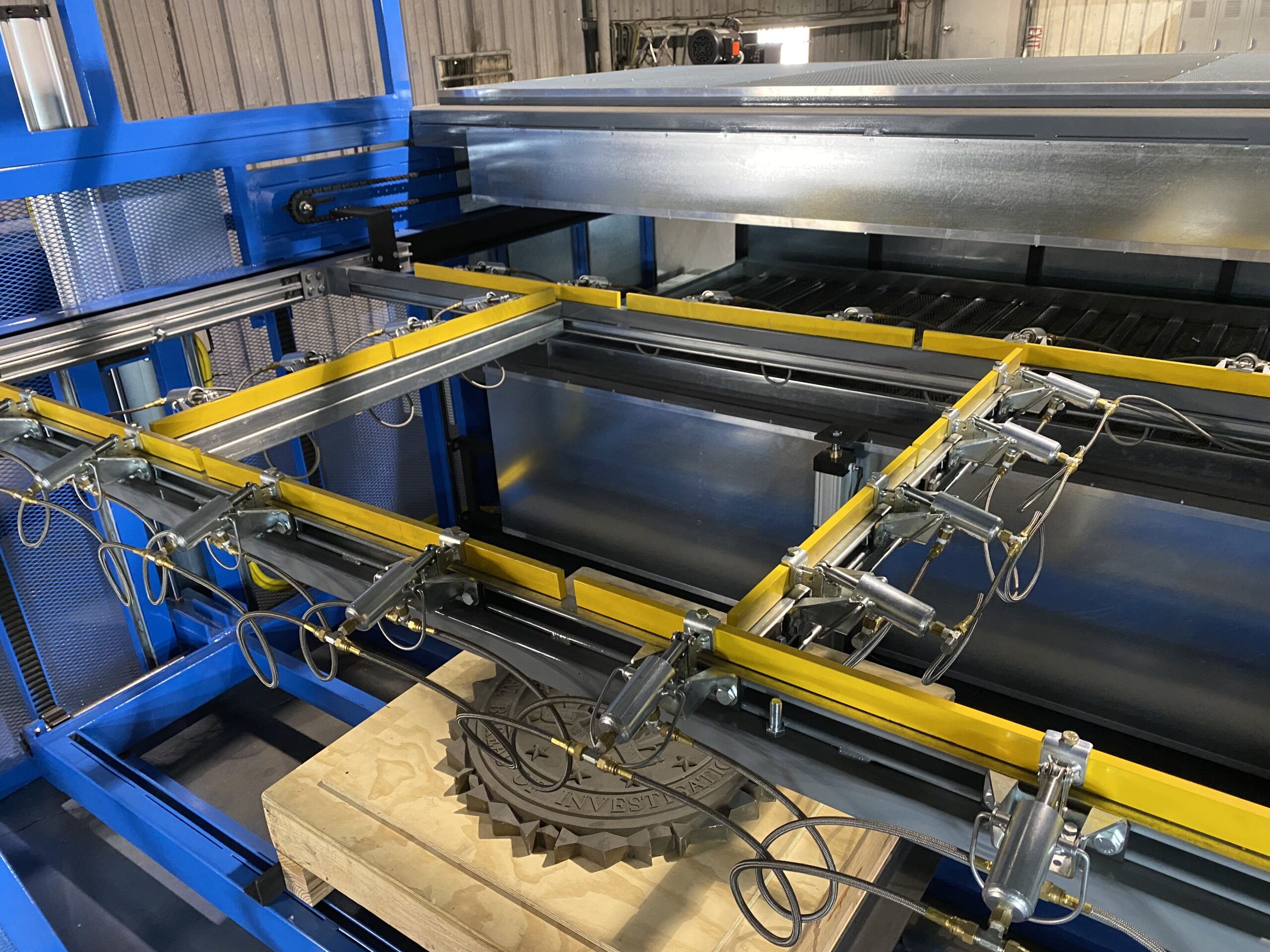 vacuum forming machines with auto sheet feed