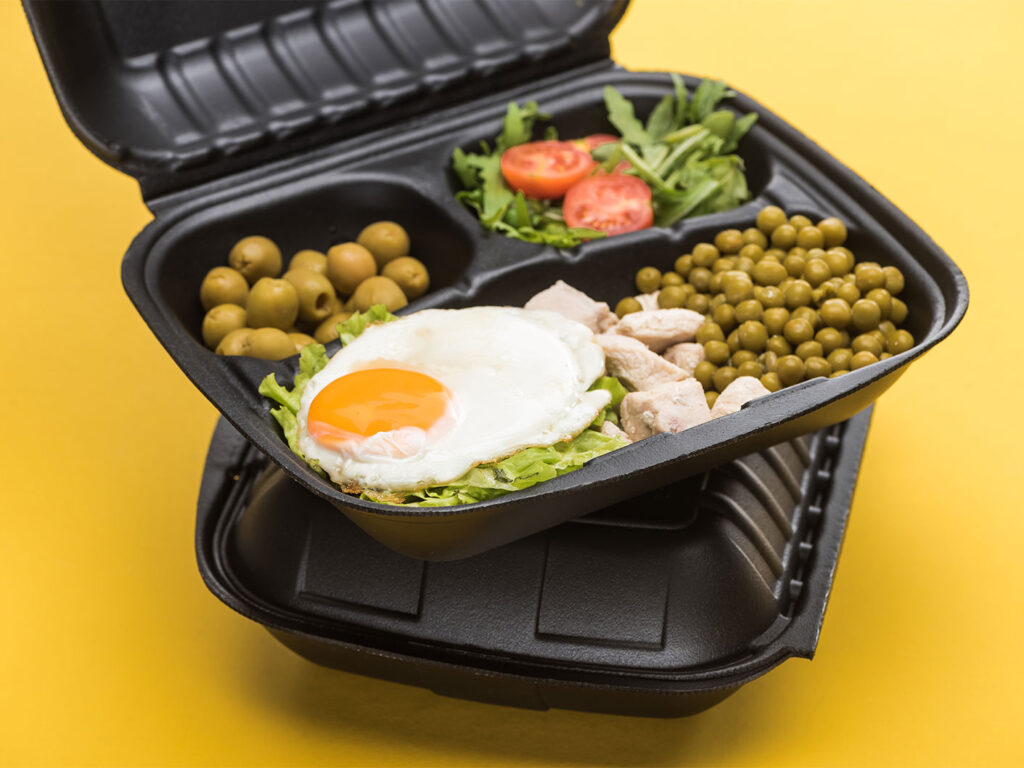 food service trays done by vacuum forming machines